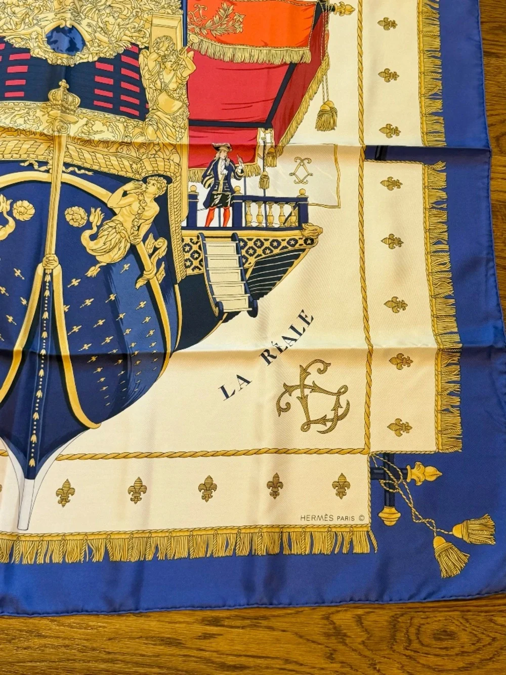 VINTAGE Hermes Scarf "Vue Du Carrosse De La Galere La Reale" Silk Carré 90 - Picture 7 of 8
